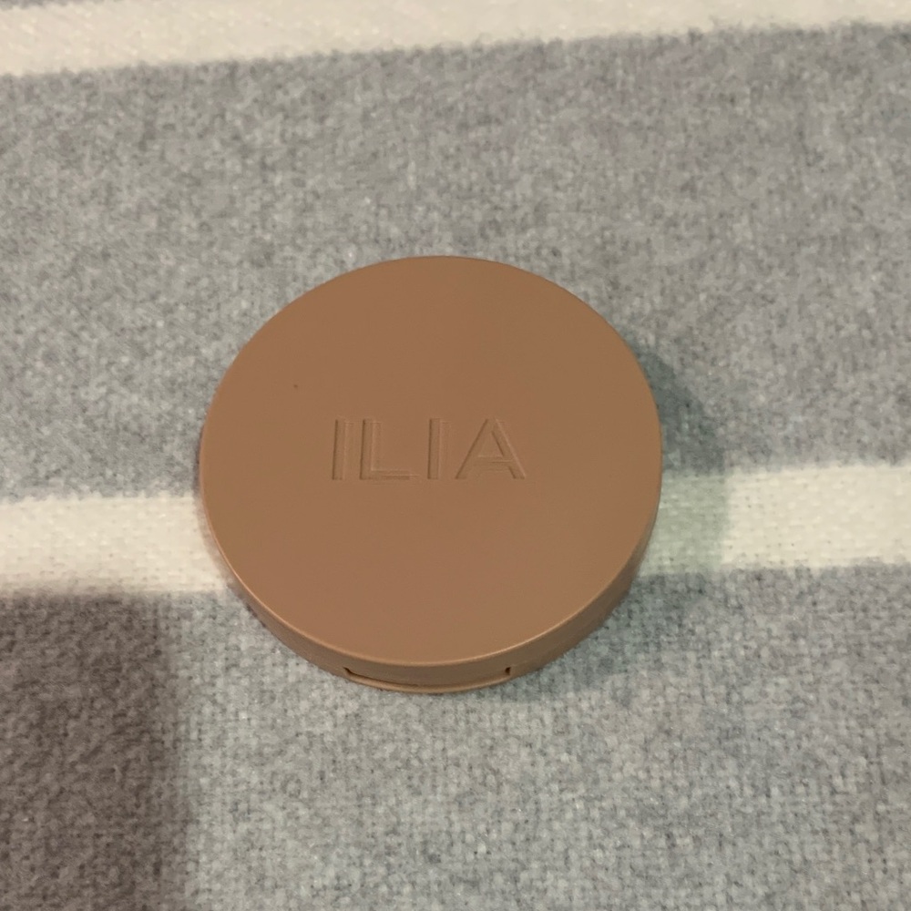 ILIA Brown Compact new with no box